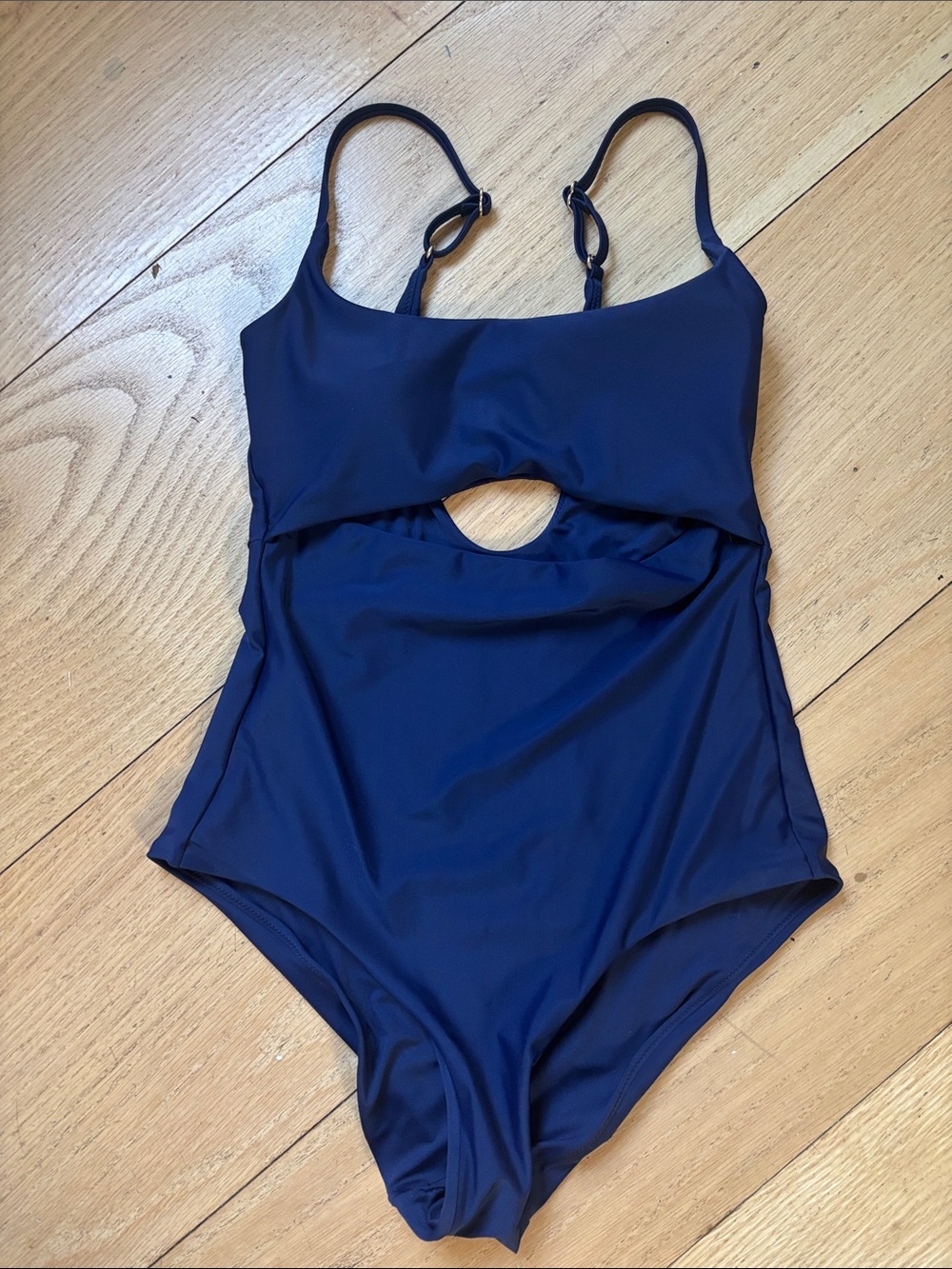 Quince Italian Cut-Out One-Piece Swimsuit
Size Medium | Deep Navy - Picture 2 of 8